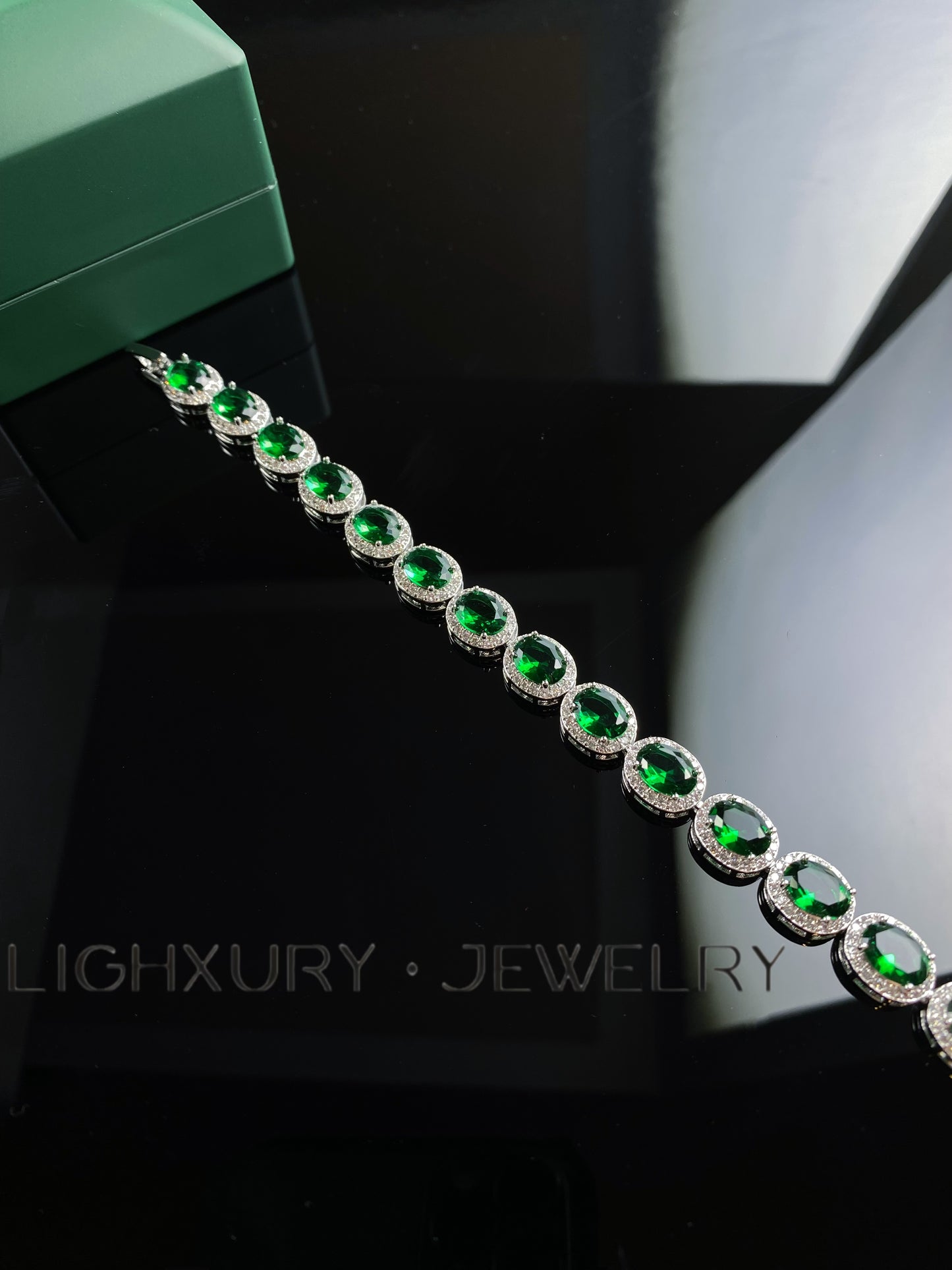 Emerald bracelet