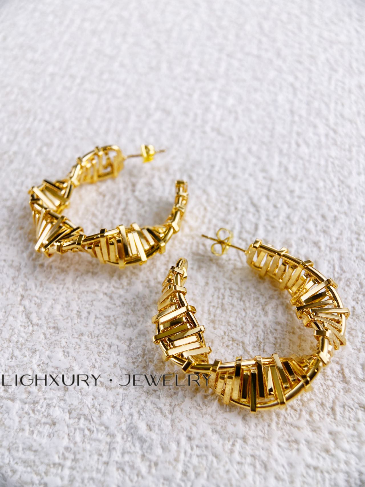 Shiny gold plated hoop earring