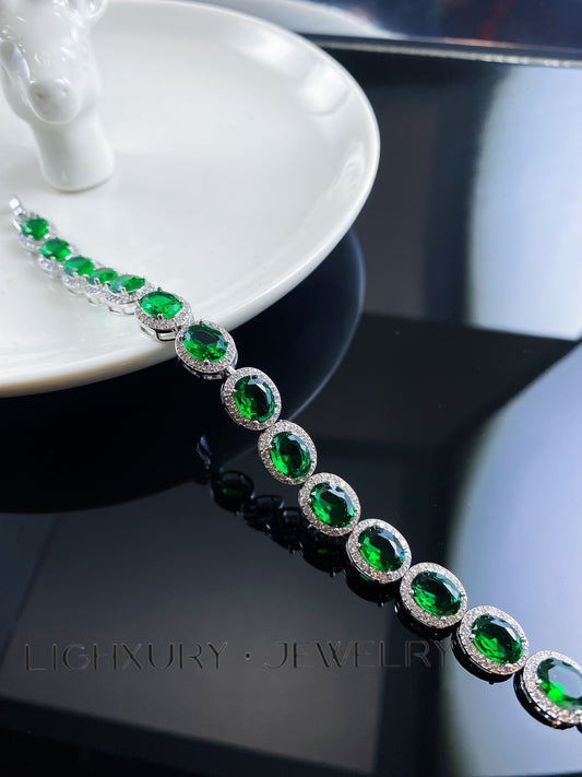 Emerald bracelet