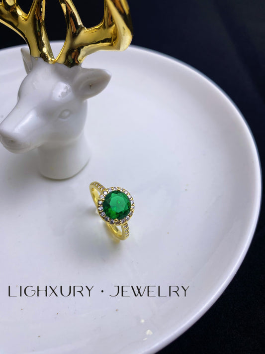 Lighxury Jewelry Emerald-Like Adjustable Zircon Ring: A Regal Adornment