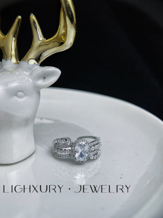 Lighxury Jewelry Oval Crystal Ring: A Radiant Masterpiece