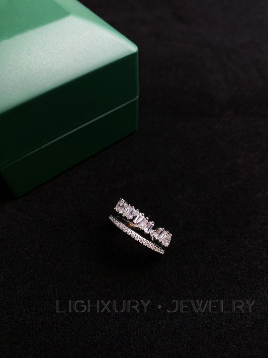 Lighxury Jewelry Double Circle Ring: A Timeless Elegance in White Gold Plating