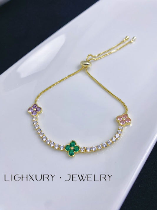 Tri-Color Clover Bracelet: A Symphony of Colors and Elegance