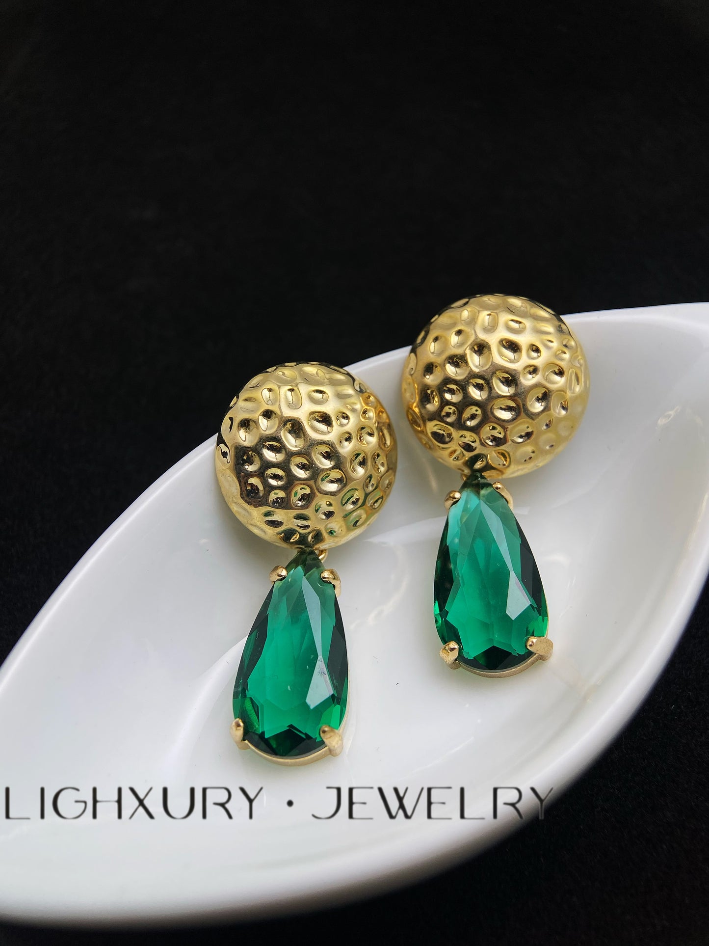 Golden Circle and Green Teardrop Zircon Earrings: A Mesmerizing Fusion of Elegance and Color.