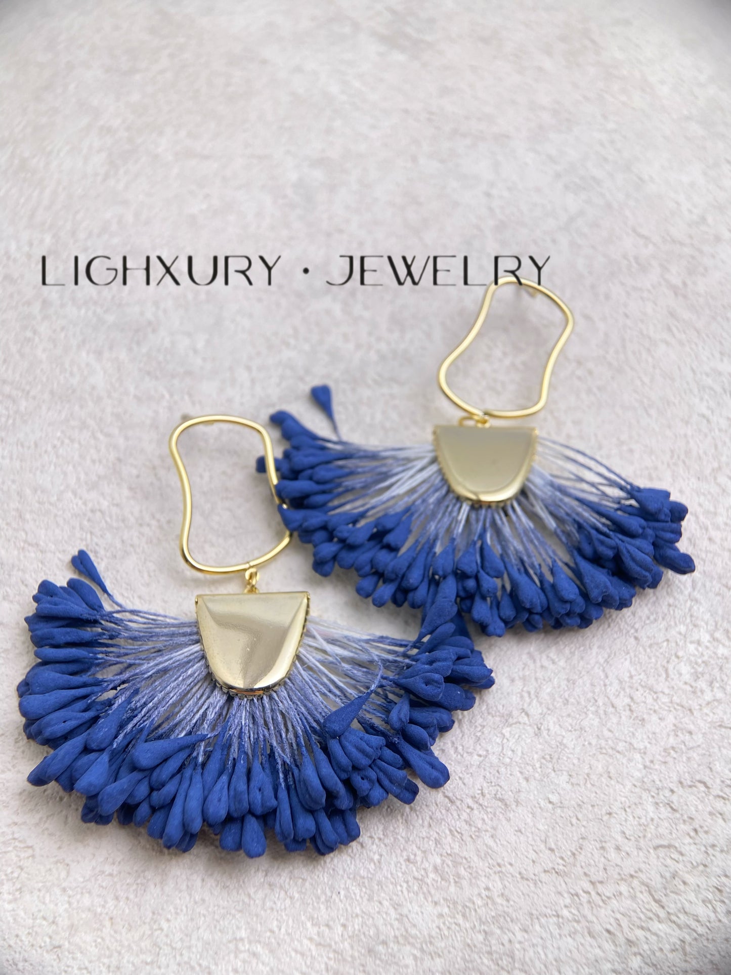 Lighxury Jewelry's Petal-Like Drop Earrings: A Floral Delight.