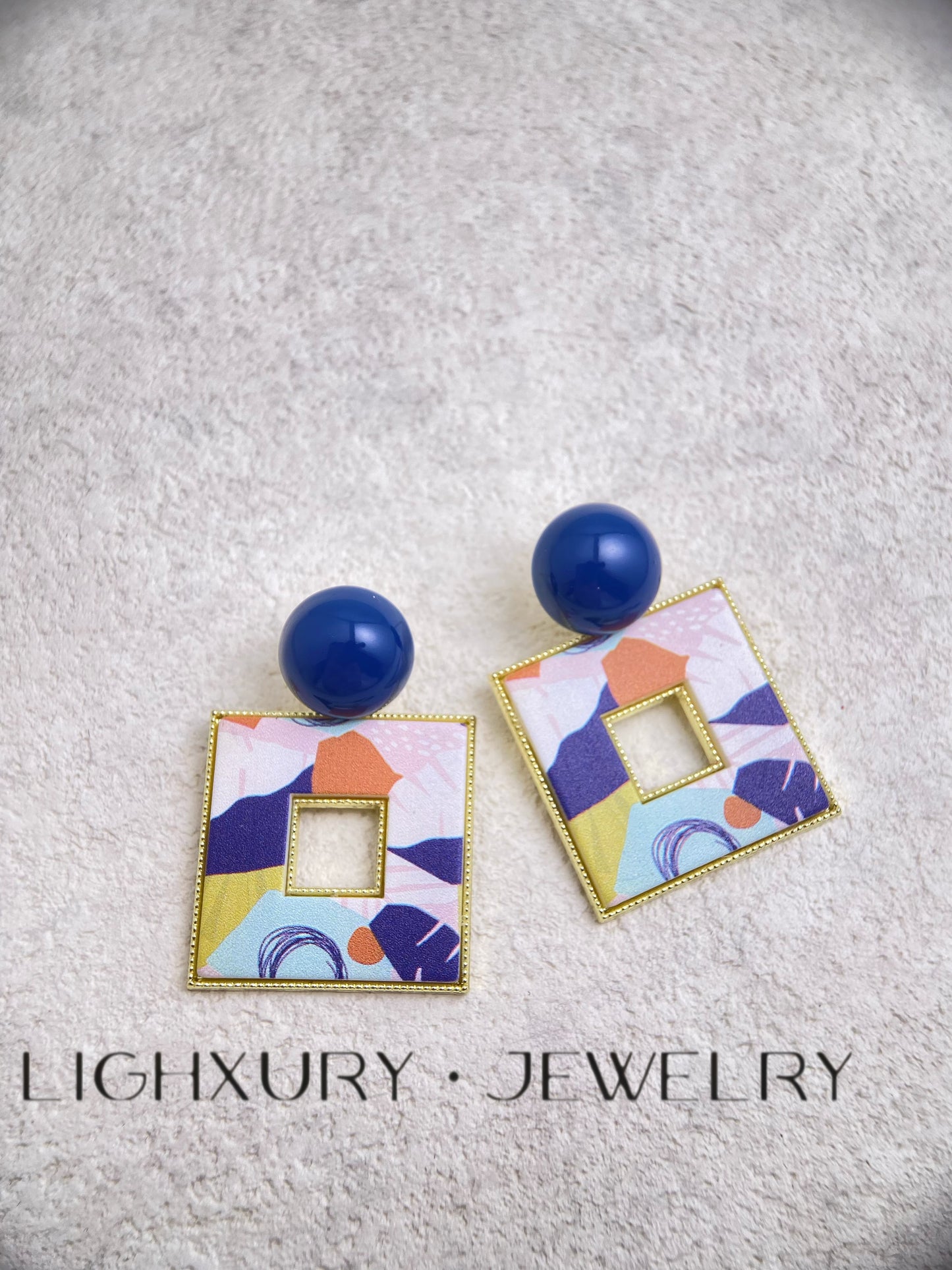 Art-Inspired Square Earrings: A Masterpiece of Aesthetic Design