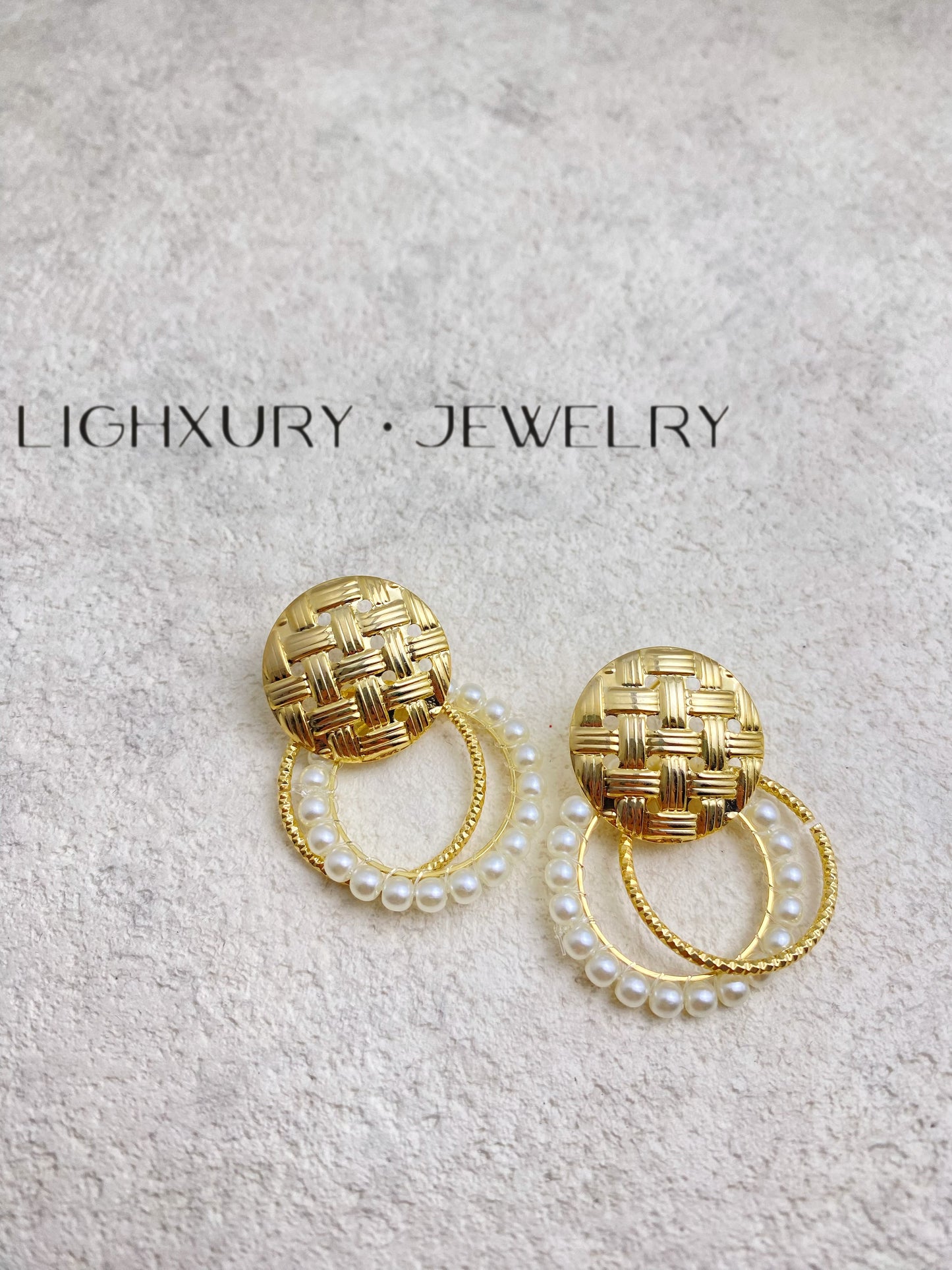 Knitted Print Golden Circle and Dual-Ring Earrings: A Fusion of Craft and Elegance